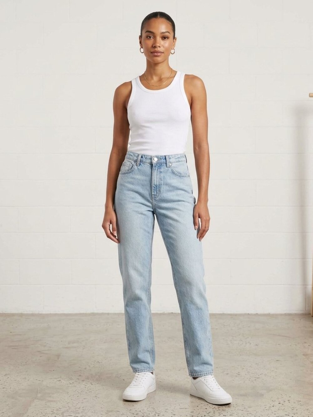 American Eagle Womens Light Wash High Waist Curvy Mom Jeans Size 10 Long